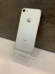 Apple iPhone 7 32Gb Silver (MN8Y2)